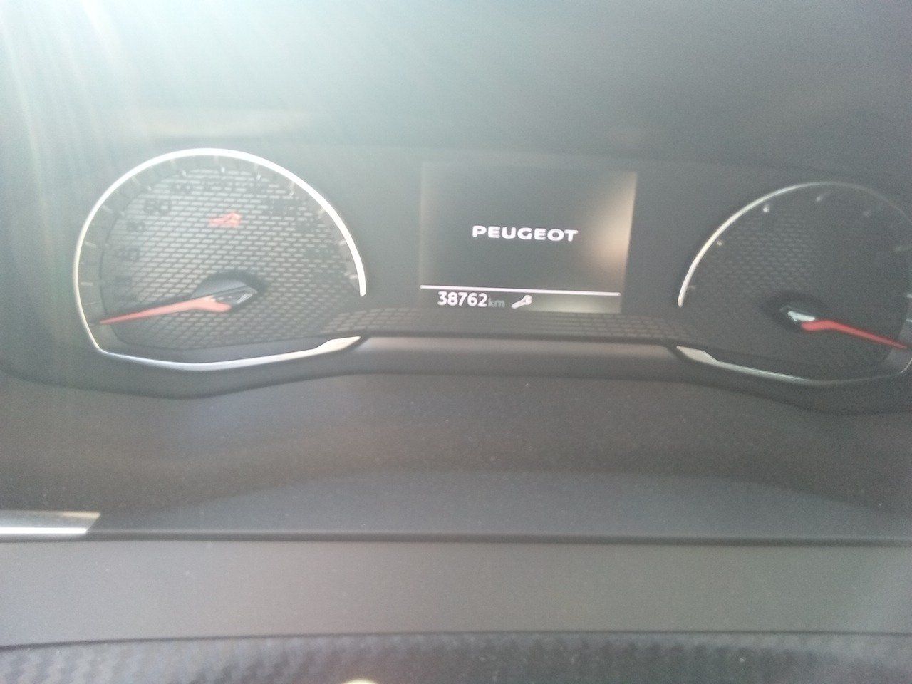 Peugeot 2008 Active Pack Bluehdi 81kw (110cv) - Foto 2