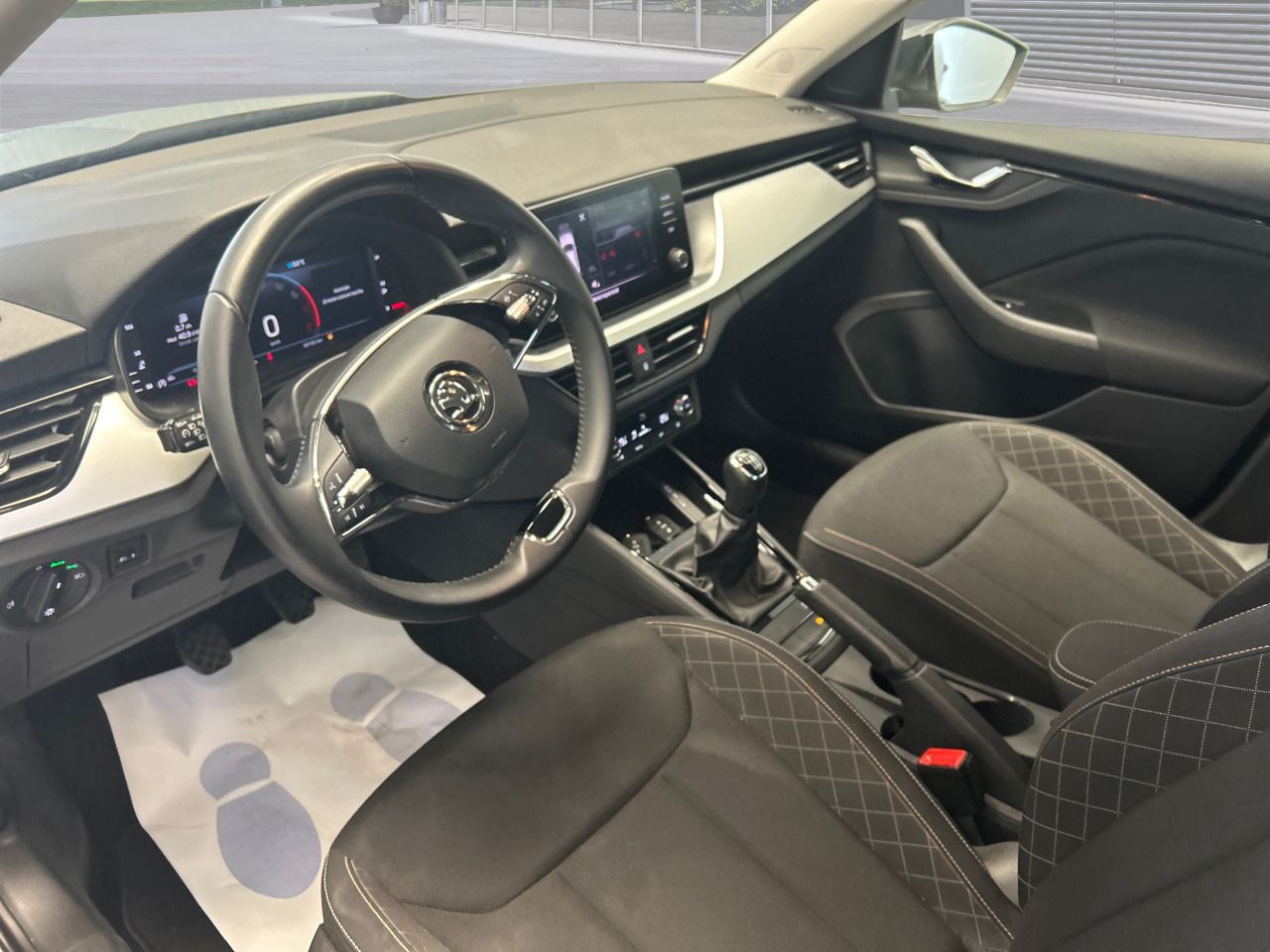 Skoda Kamiq 1.0 Tsi 81kw (110cv) Emotion - Foto 2