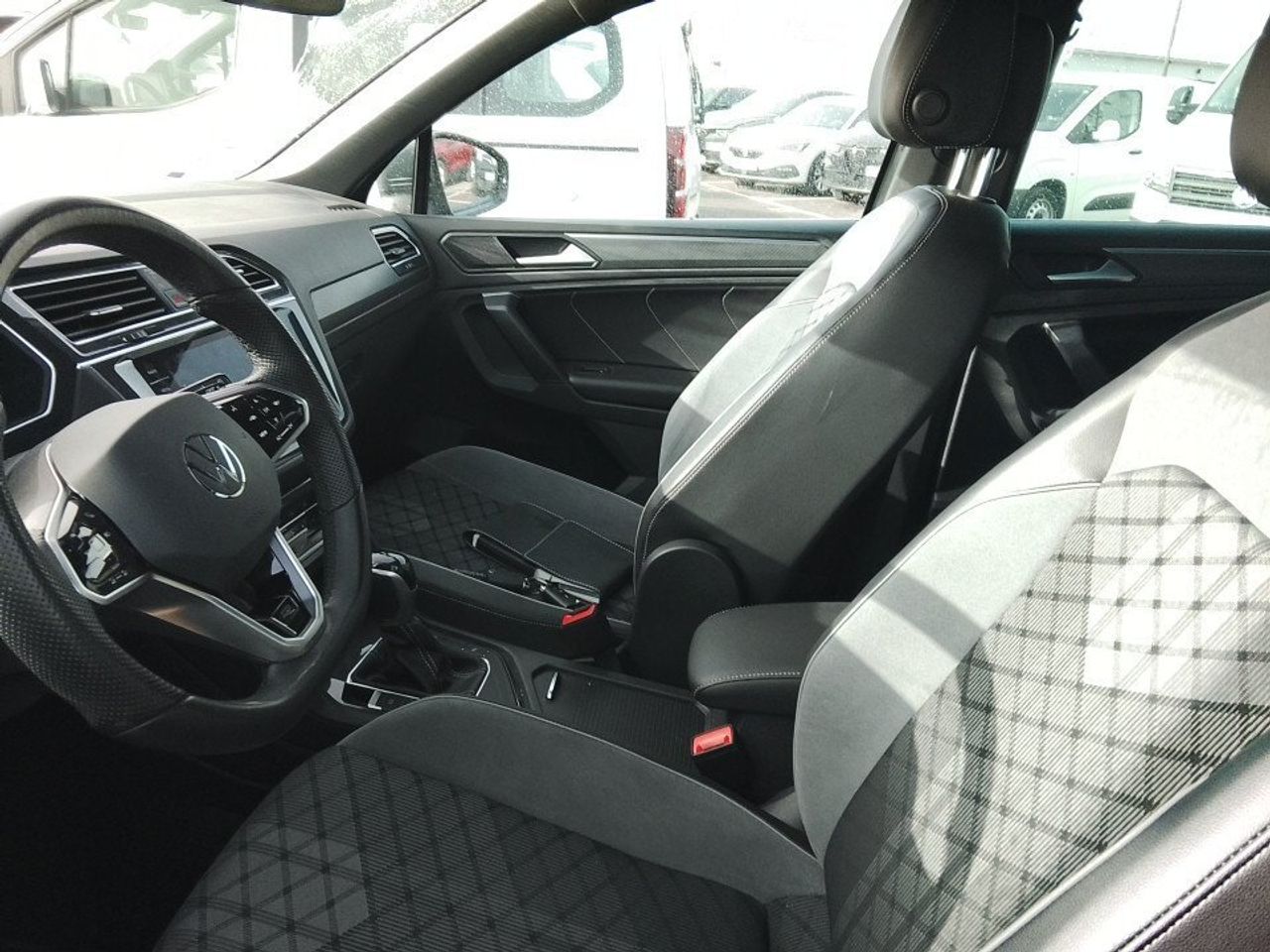 Volkswagen Tiguan R-line 2.0 Tdi 110kw (150cv) Dsg - Foto 2