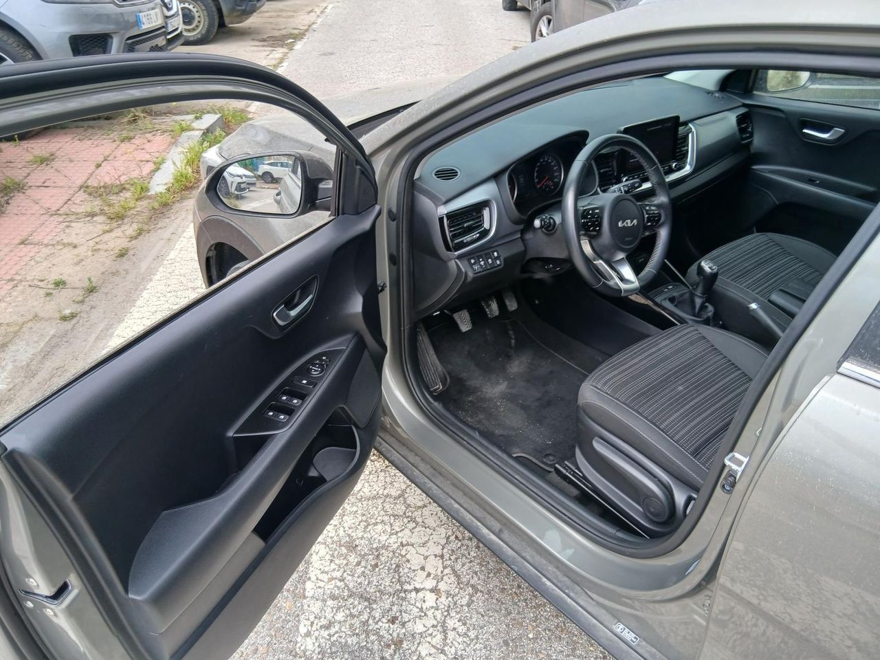 Kia Stonic 1.0 T-gdi 88kw (120cv) Mhev Imt Drive - Foto 2