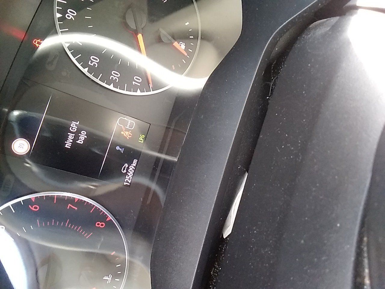 Renault Captur Intens Tce 74kw (100cv) Glp - Foto 2