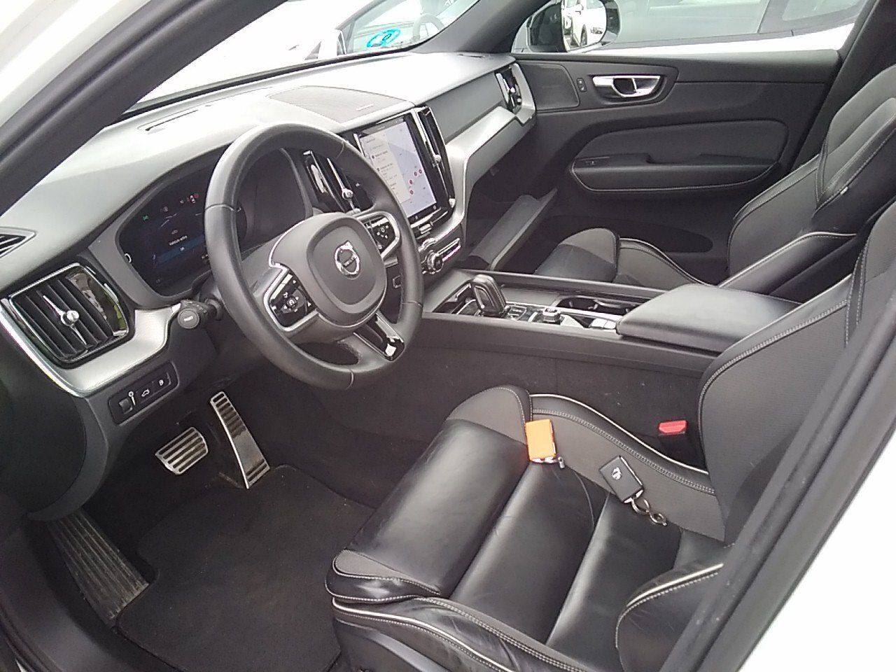 Volvo Xc60 2.0 T6 Awd Recharge R-design Auto - Foto 2