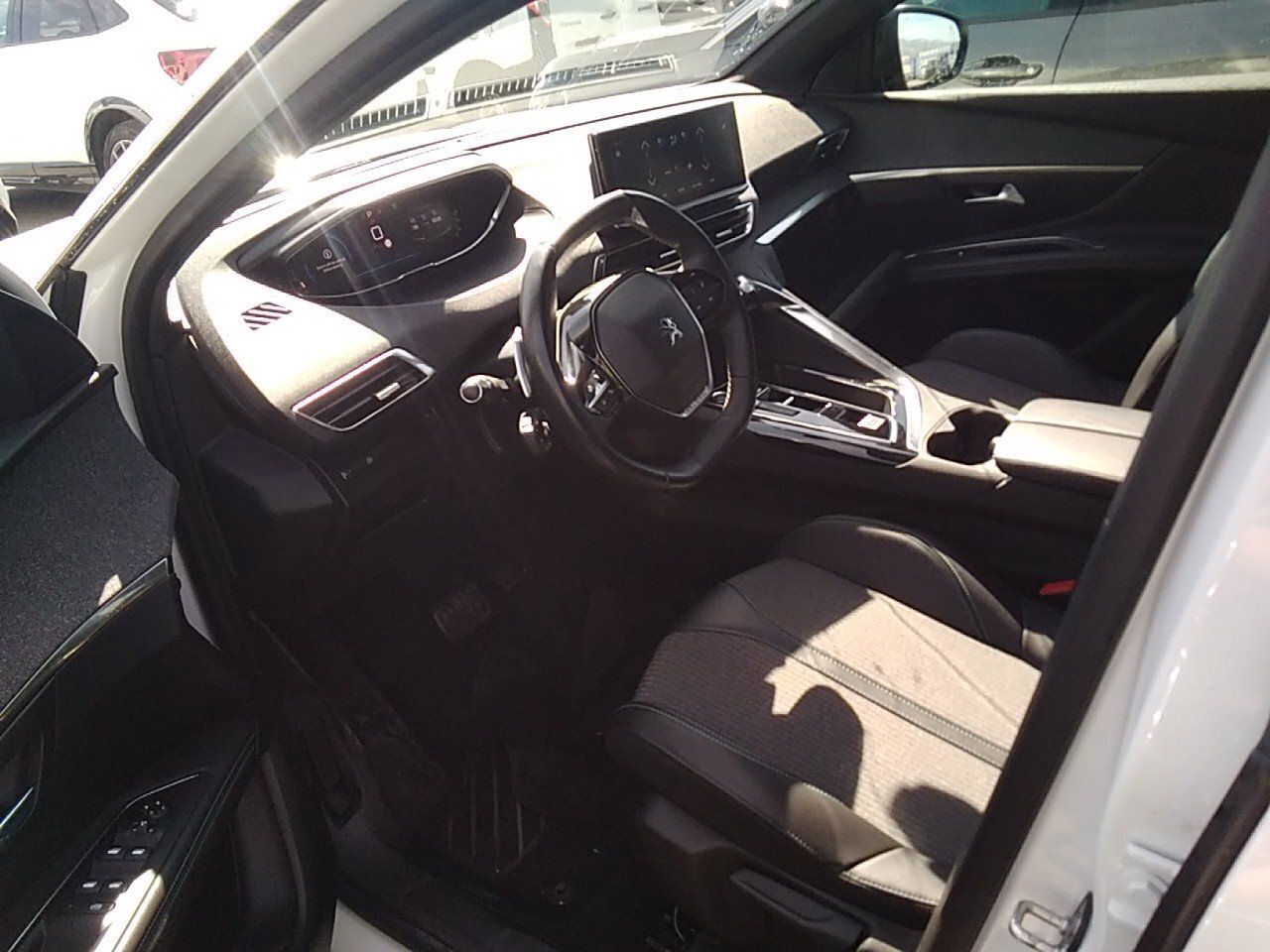 Peugeot 3008 1.5 Bluehdi 96kw S&s Allure Pack Eat8 - Foto 2