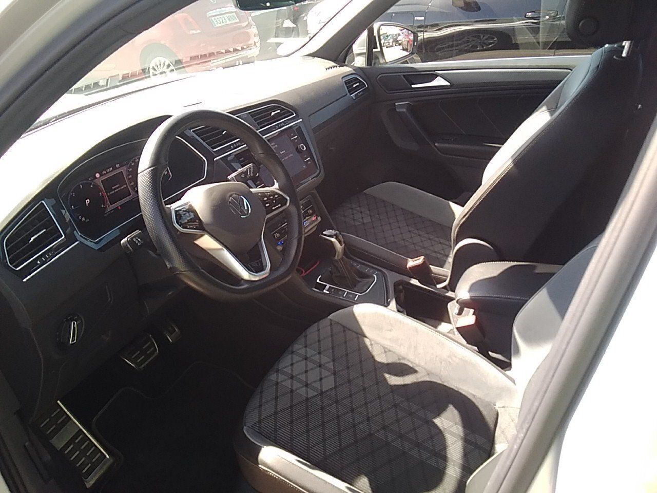 Volkswagen Tiguan R-line 2.0 Tdi 110kw (150cv) Dsg - Foto 2