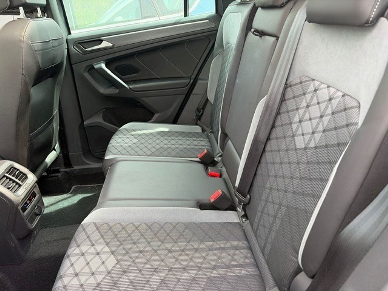 Volkswagen Tiguan R-line 2.0 Tdi 110kw (150cv) Dsg - Foto 2