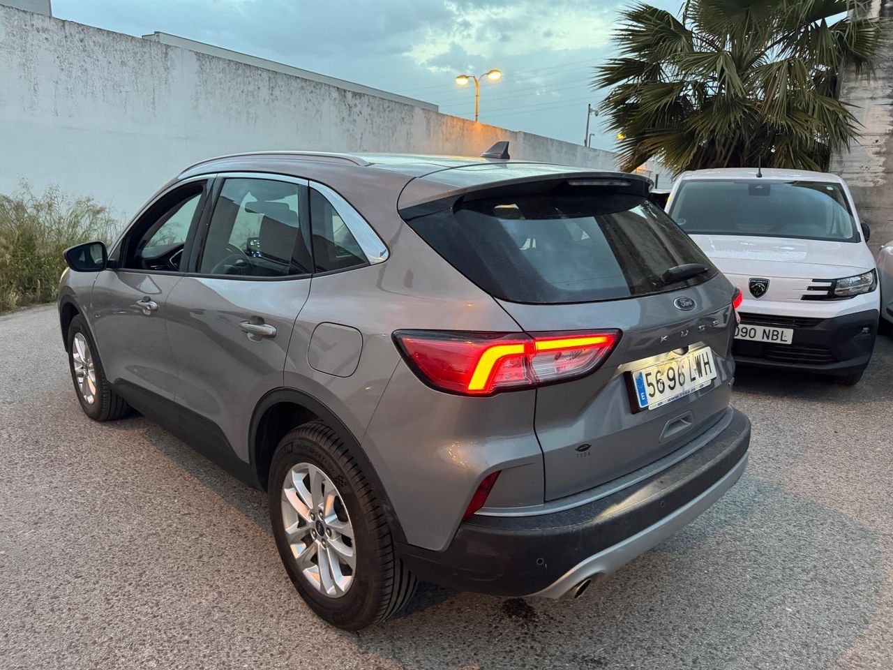 Ford Kuga Titanium 2.5 Duratec Fhev 140kw Auto - Foto 2