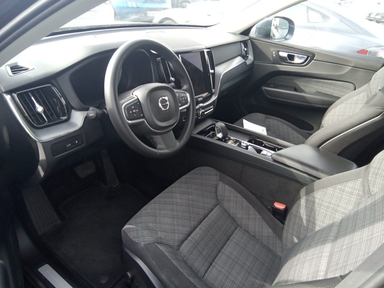 Volvo Xc60 2.0 T6 Awd Recharge Core Auto - Foto 2