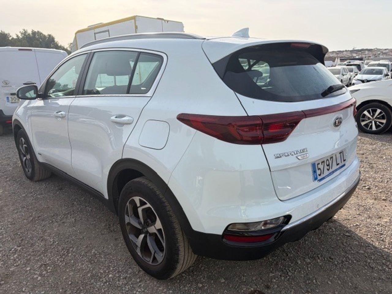 Kia Sportage 1.6 Mhev Business 100kw (136cv) 4x4 - Foto 2