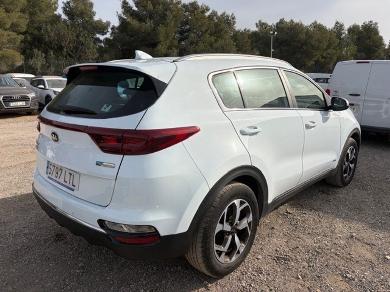 Kia Sportage 1.6 Mhev Business 100kw (136cv) 4x4 - Foto 2