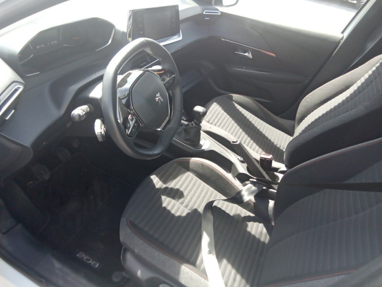 Peugeot 208 Bluehdi 73kw (100cv) Active - Foto 2