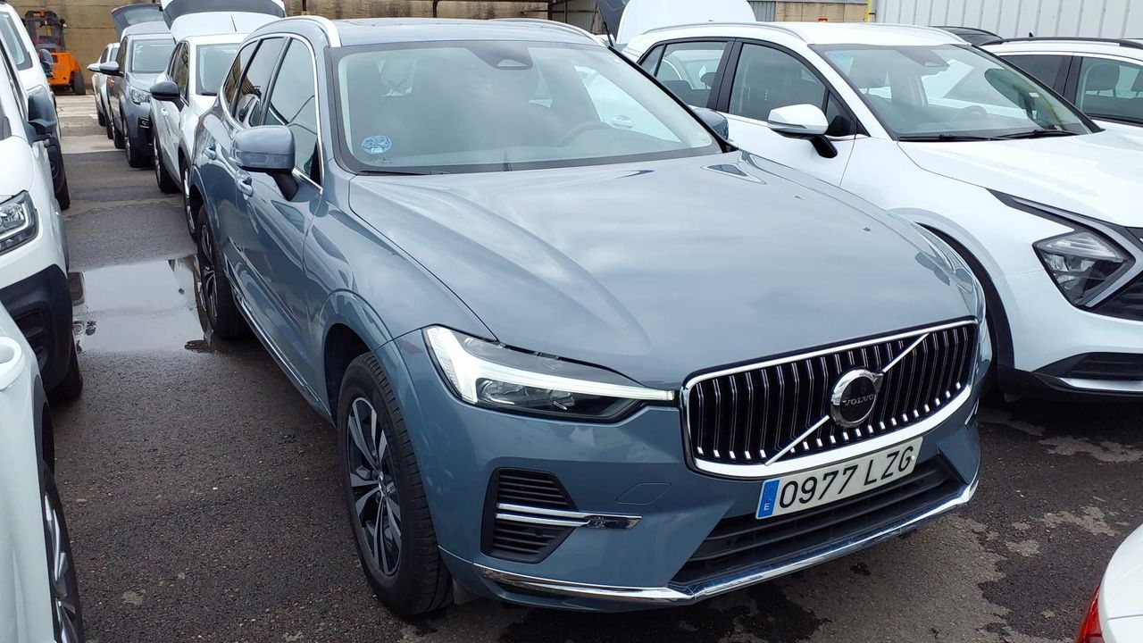 Volvo Xc60 2.0 T6 Awd Recharge Core Auto - Foto 2