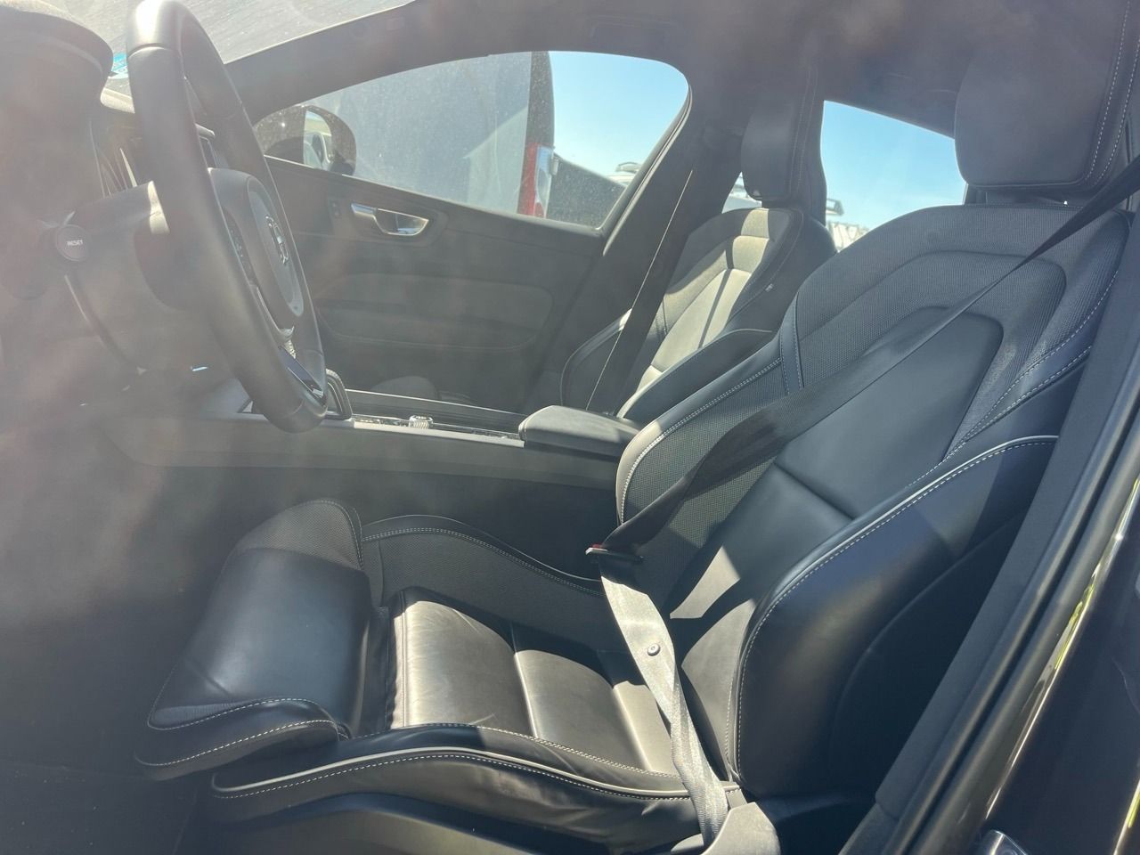 Volvo Xc60 2.0 B4 D Awd R-design Auto - Foto 2