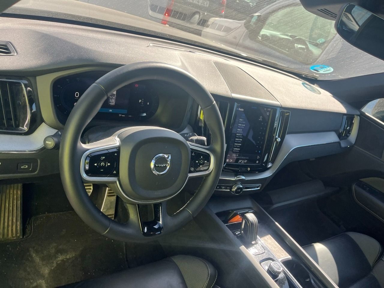 Volvo Xc60 2.0 B4 D Awd R-design Auto - Foto 2