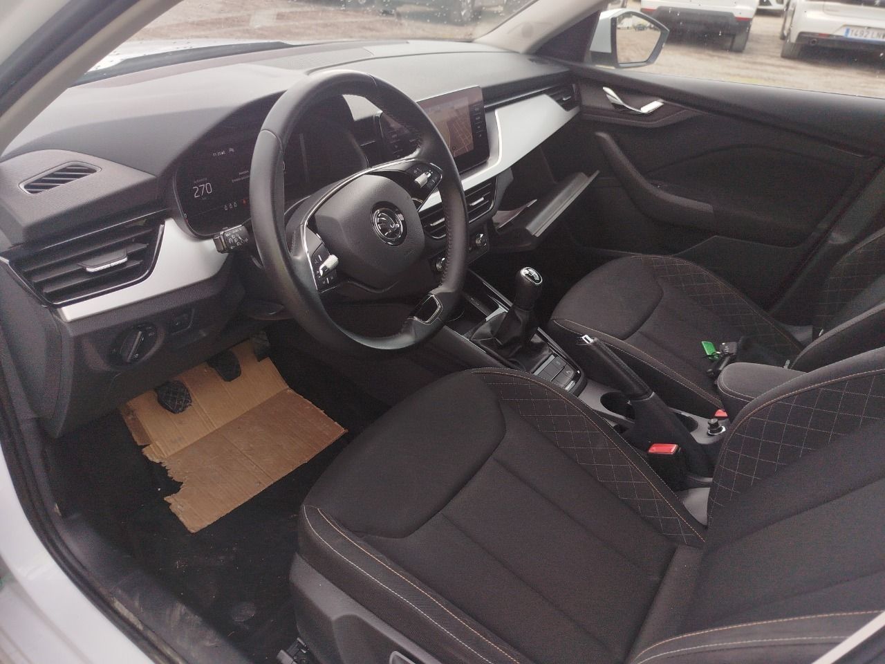 Skoda Kamiq 1.0 Tsi 70kw (95cv) Emotion - Foto 2