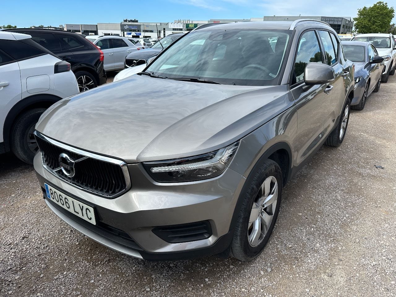Volvo Xc40 2.0 B3 G Momentum Pro Auto - Foto 2