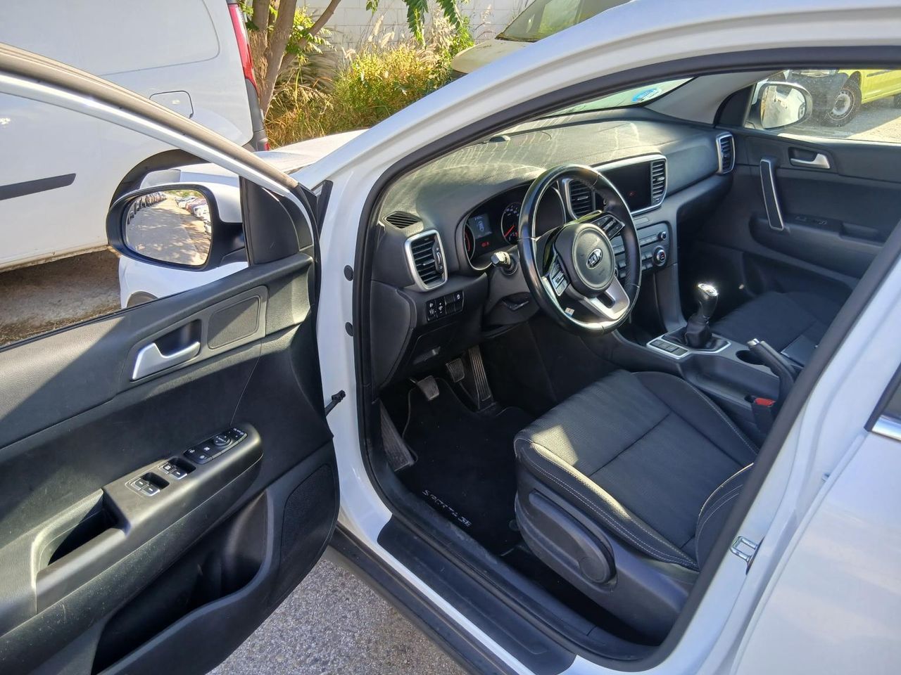 Kia Sportage 1.6 Mhev Business 100kw (136cv) 4x4 - Foto 2