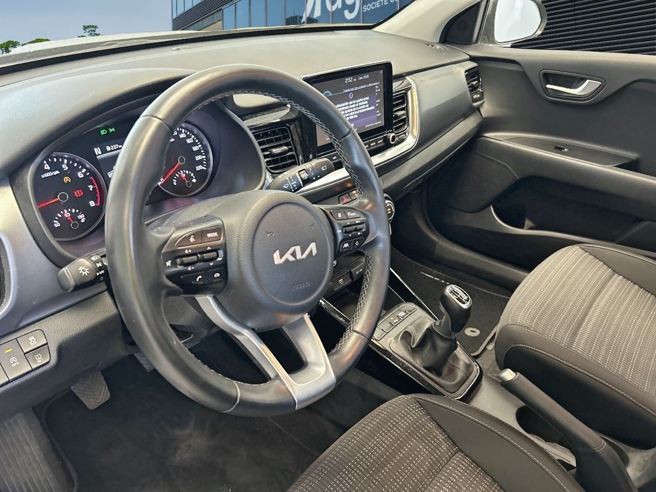 Kia Stonic 1.0 T-gdi 88kw (120cv) Mhev Imt Drive - Foto 2