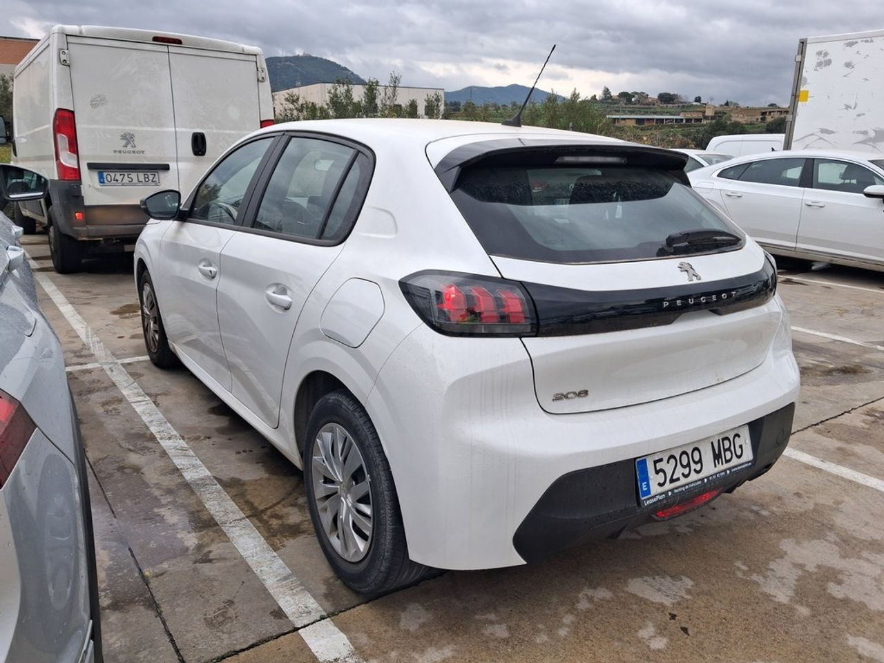 Peugeot 208 Bluehdi 73kw (100cv) Active - Foto 2