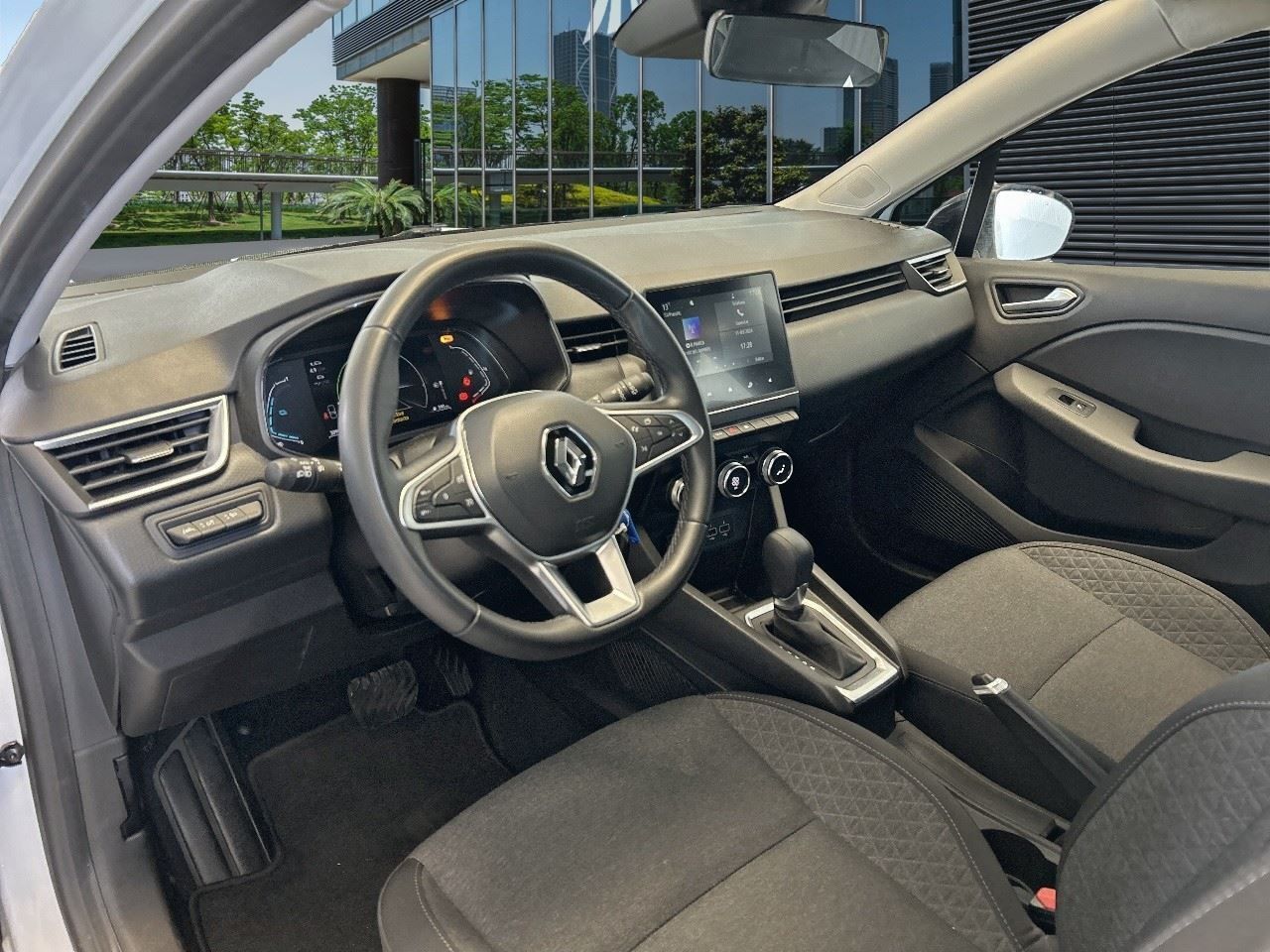 Renault Clio Equilibre E-tech Híbrido 104 Kw (140cv) - Foto 2