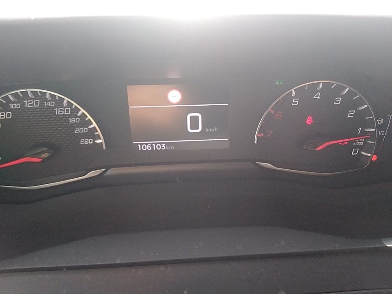 Peugeot 2008 Allure Bluehdi 81kw (110cv) - Foto 2