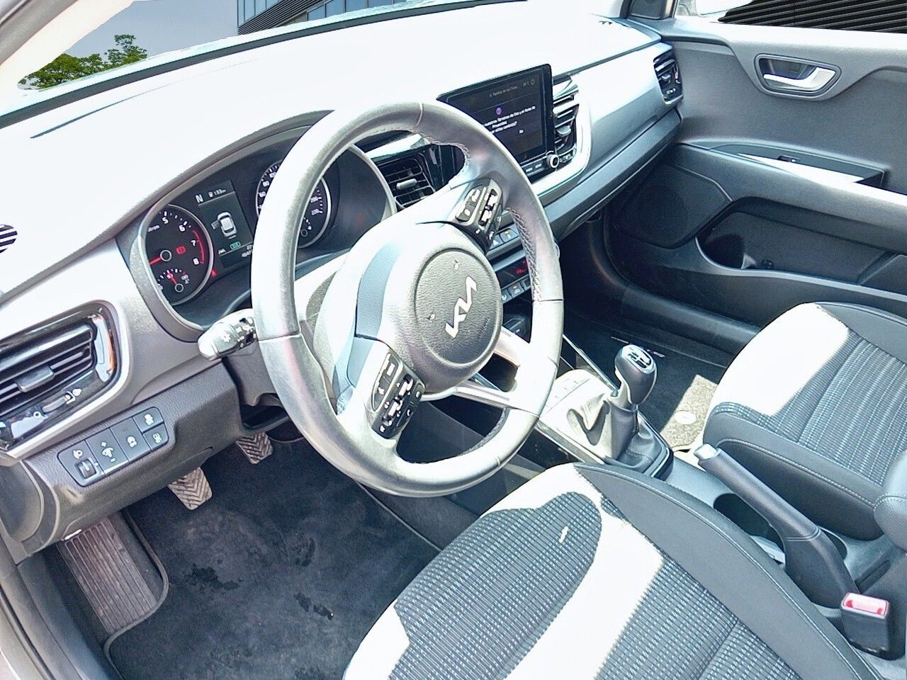 Kia Stonic 1.0 T-gdi 88kw (120cv) Mhev Imt Drive - Foto 2
