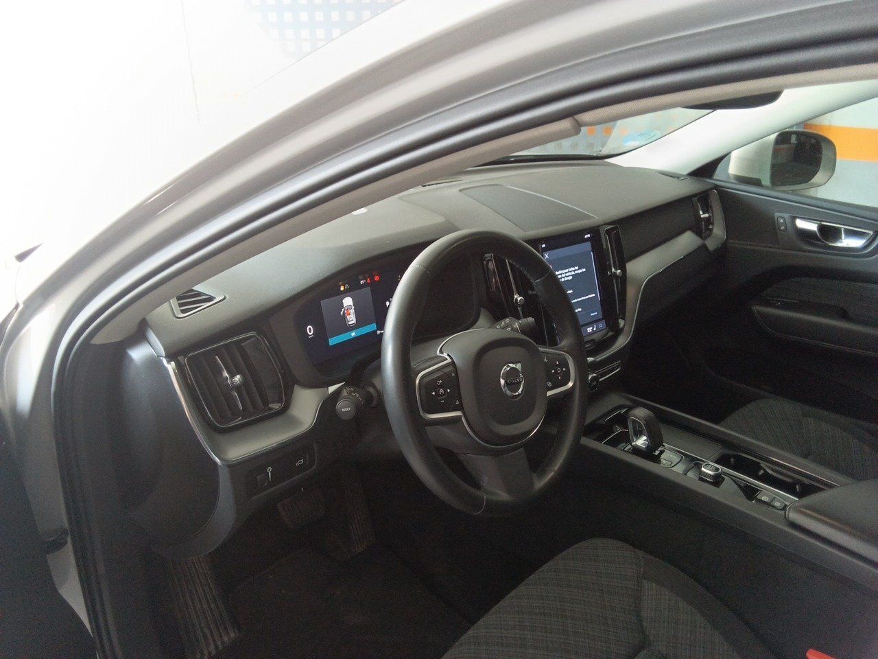 Volvo Xc60 2.0 B4 D Momentum Pro Auto - Foto 2
