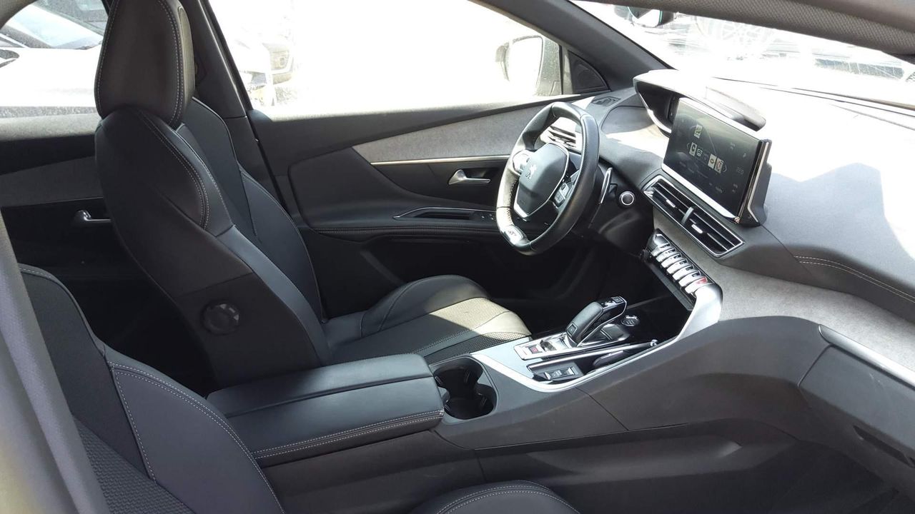 Peugeot 3008 1.5 Bluehdi 96kw S&s Gt Eat8 - Foto 2