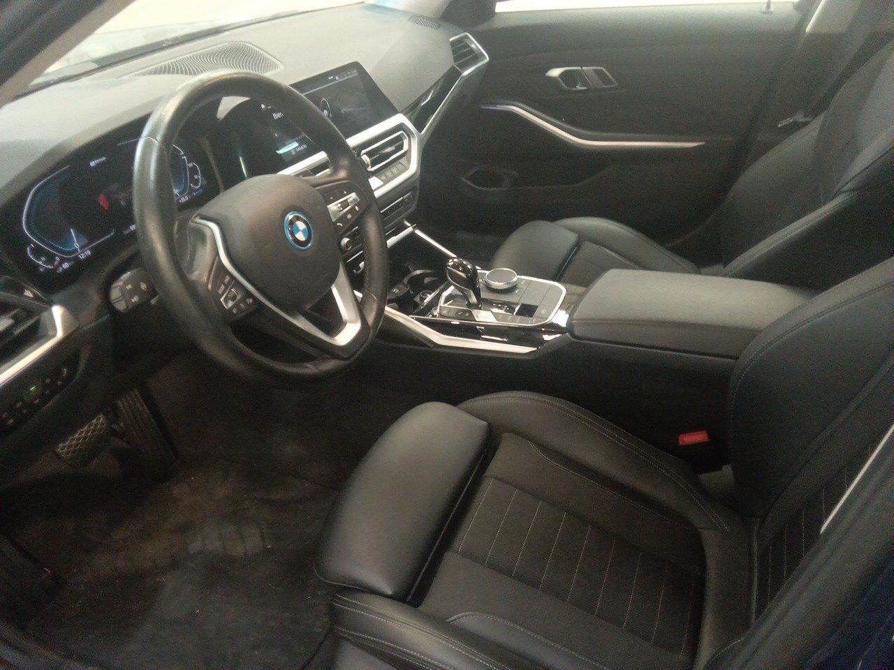 Bmw Series 3 330e - Foto 2