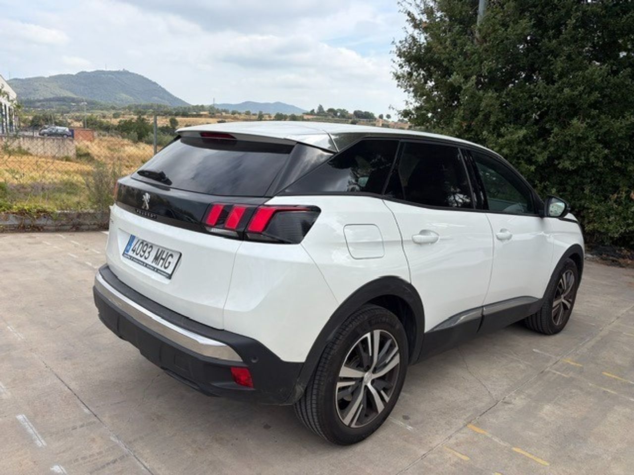 Peugeot 3008 1.5 Bluehdi 96kw S&s Allure Pack Eat8 - Foto 2