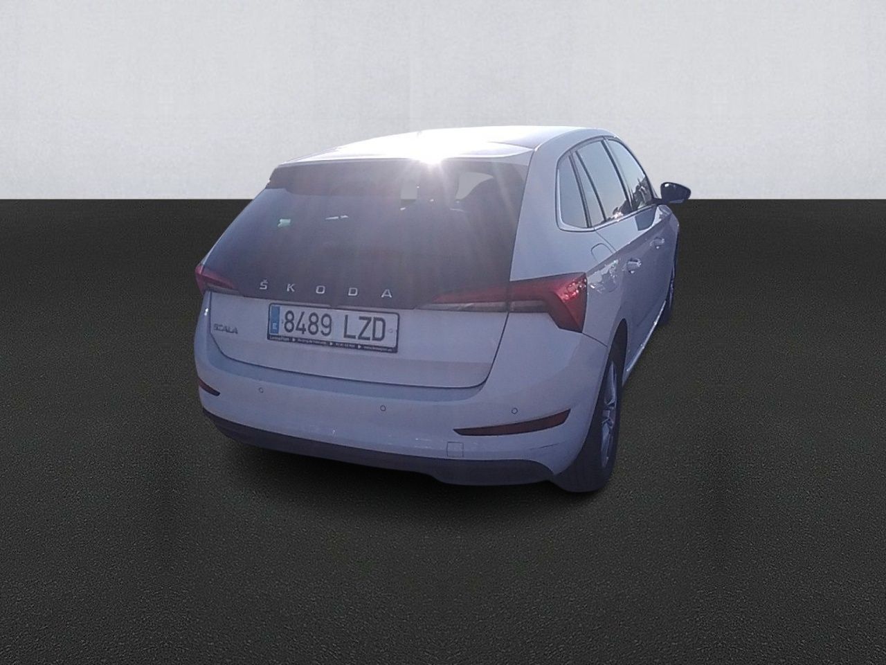 Skoda Scala 1.0 Tsi 70 Kw (95 Cv) Emotion - Foto 2