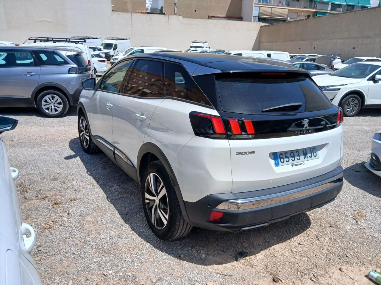 Peugeot 3008 1.5 Bluehdi 96kw S&s Allure Pack Eat8 - Foto 2