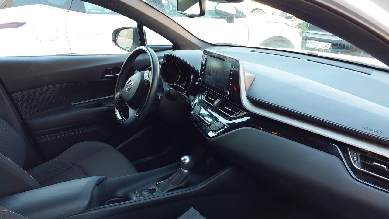 Toyota C-hr 1.8 125h Active - Foto 2