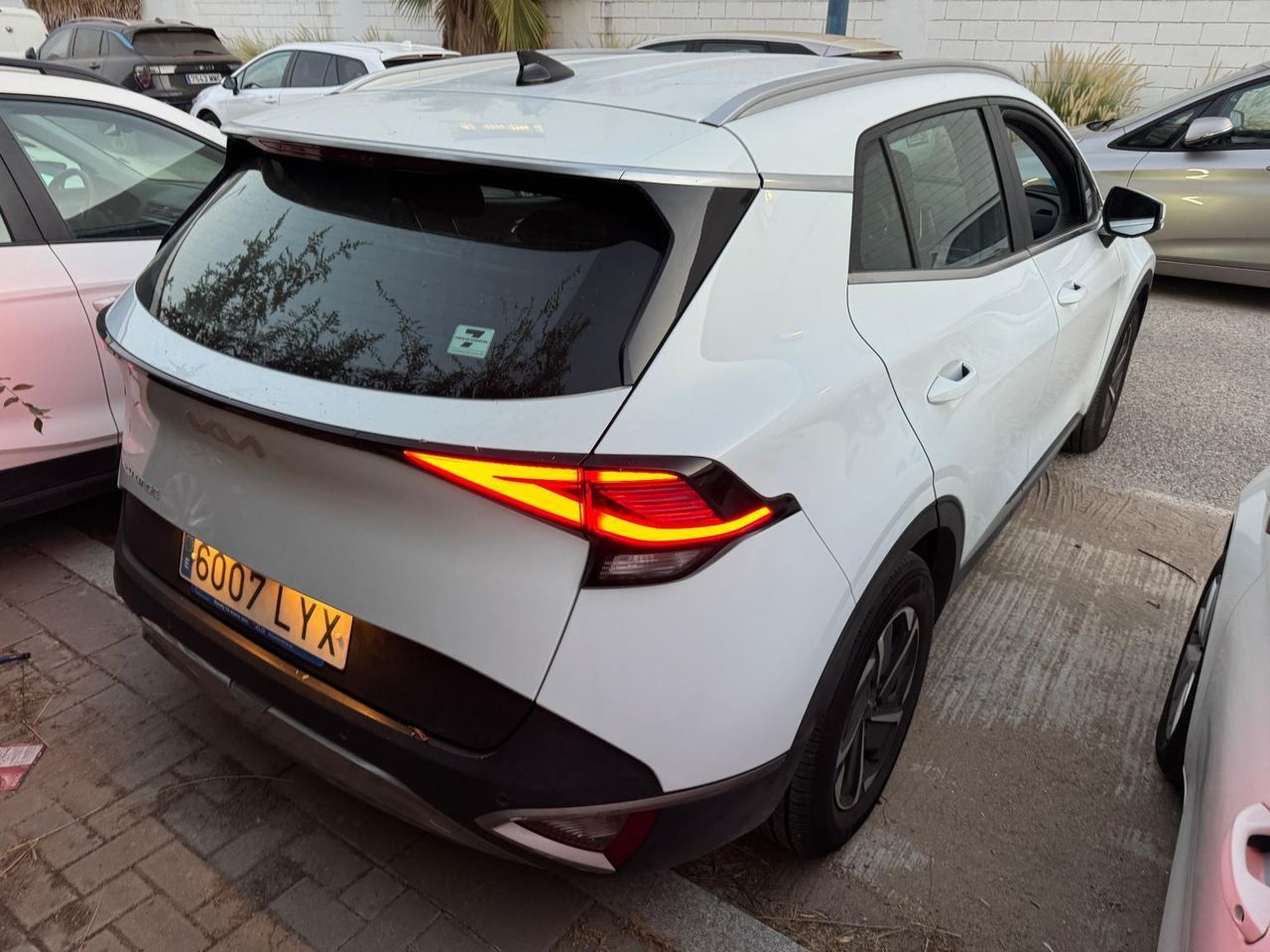 Kia Sportage 1.6 Crdi Mhev 100kw (136cv) Business 4x4 - Foto 2