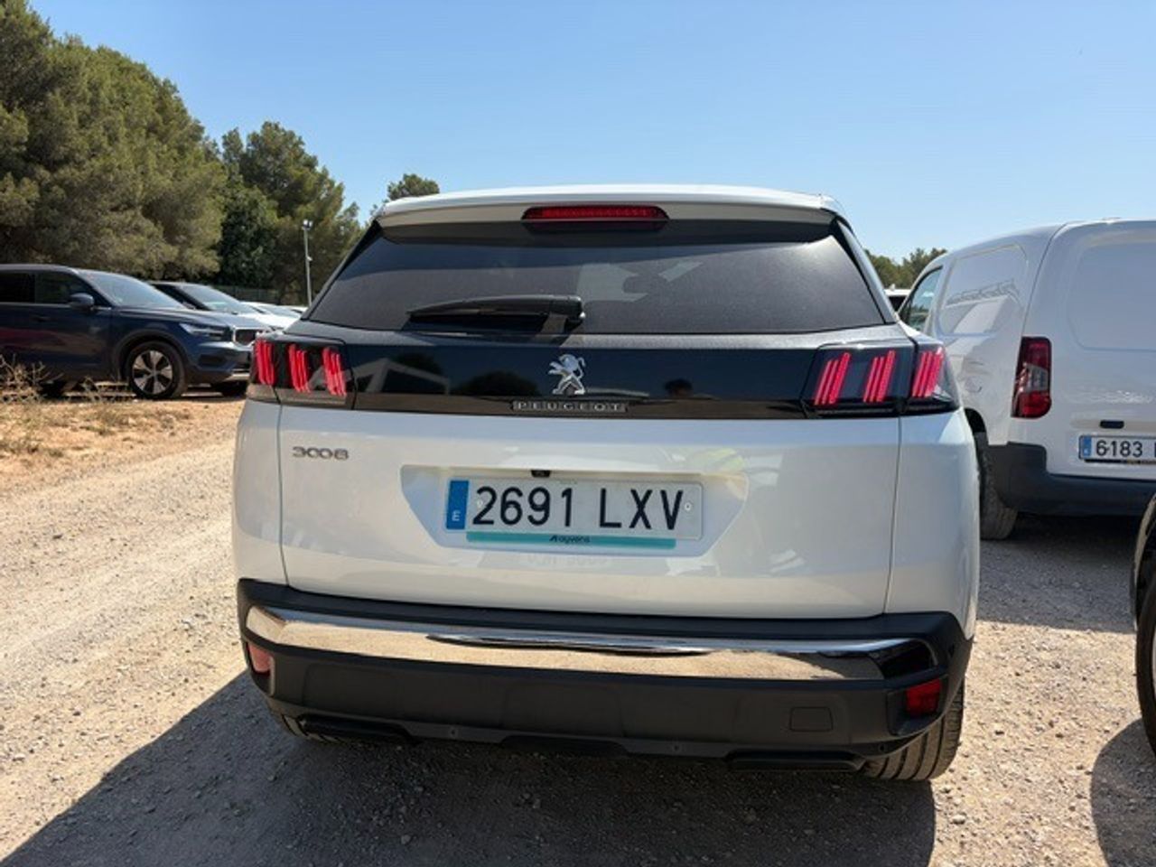Peugeot 3008 1.5 Bluehdi 96kw (130cv) S&s Allure Eat8 - Foto 2