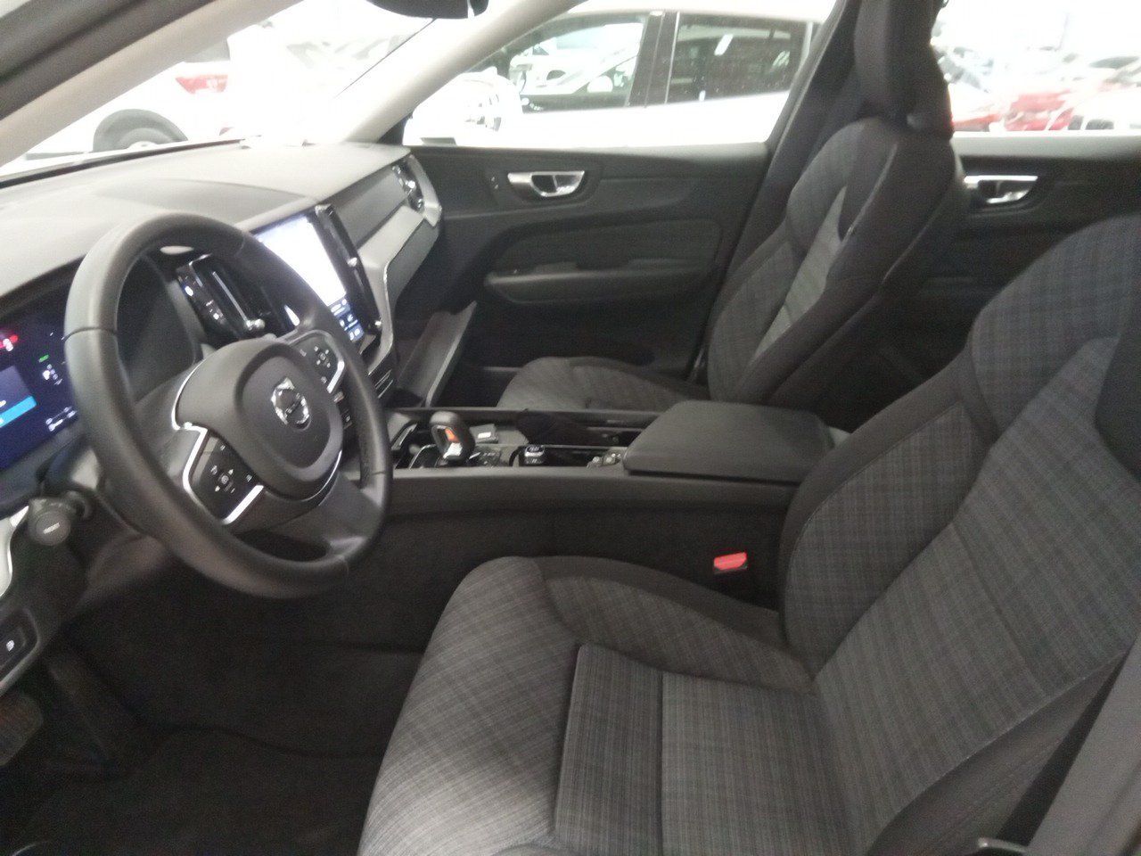 Volvo Xc60 2.0 T6 Awd Recharge Core Auto - Foto 2