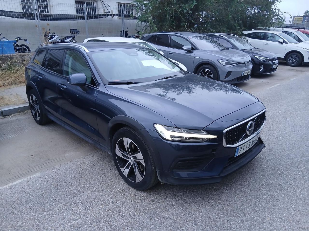 Volvo V60 Cross Country 2.0 B4 (d) Awd Core Auto - Foto 2
