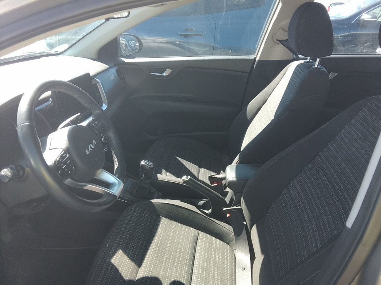 Kia Stonic 1.0 T-gdi 88kw (120cv) Mhev Imt Drive - Foto 2