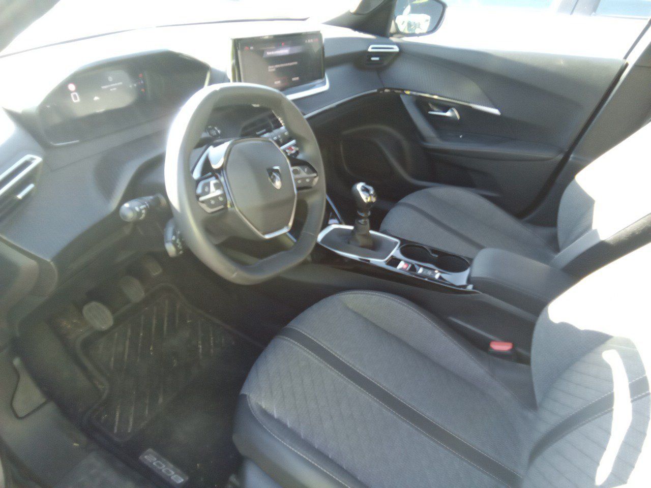 Peugeot 2008 Allure Puretech 100 S&s 6 Vel. Man - Foto 2