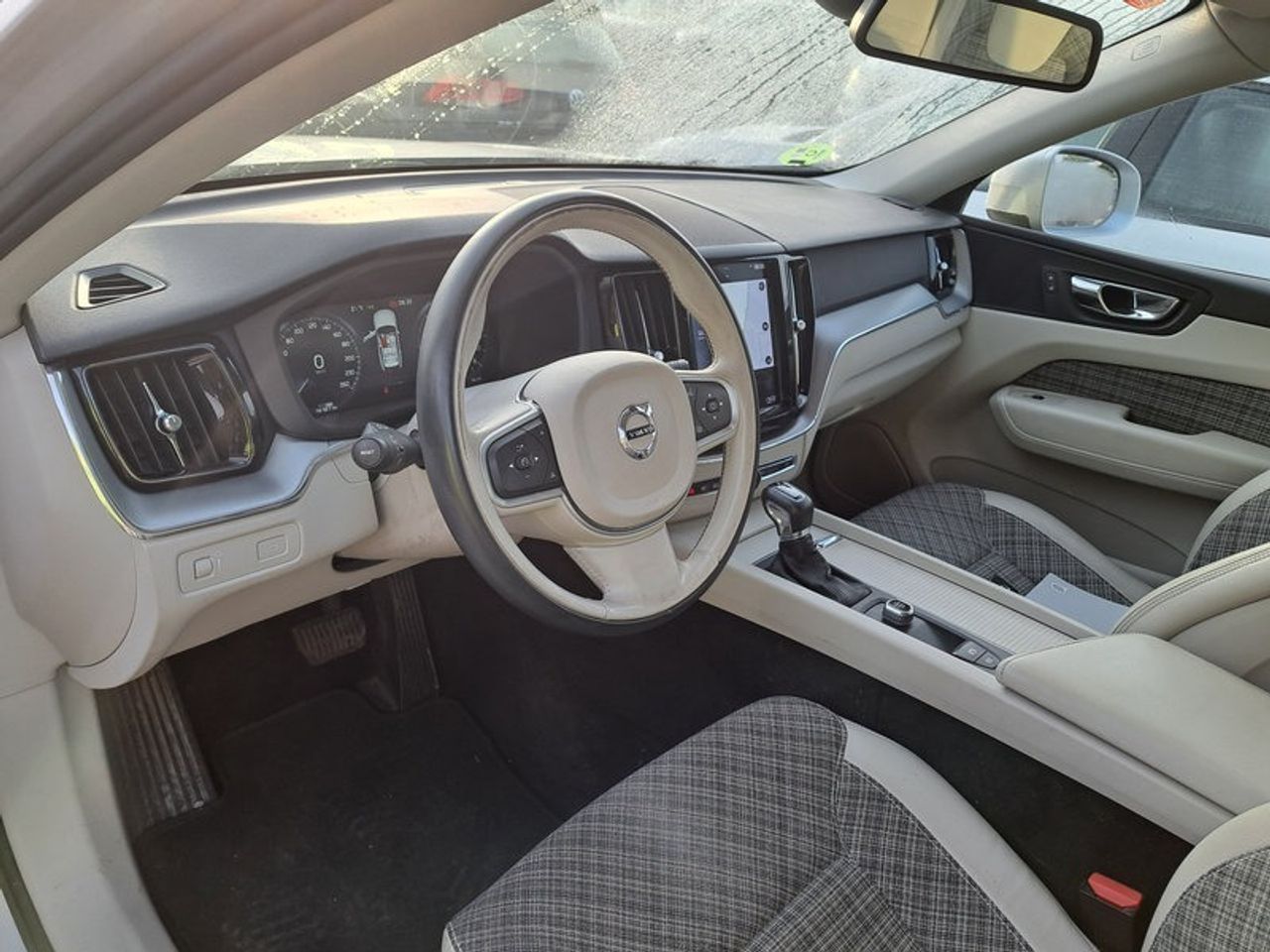 Volvo Xc60 2.0 D4 Awd Momentum Auto - Foto 2