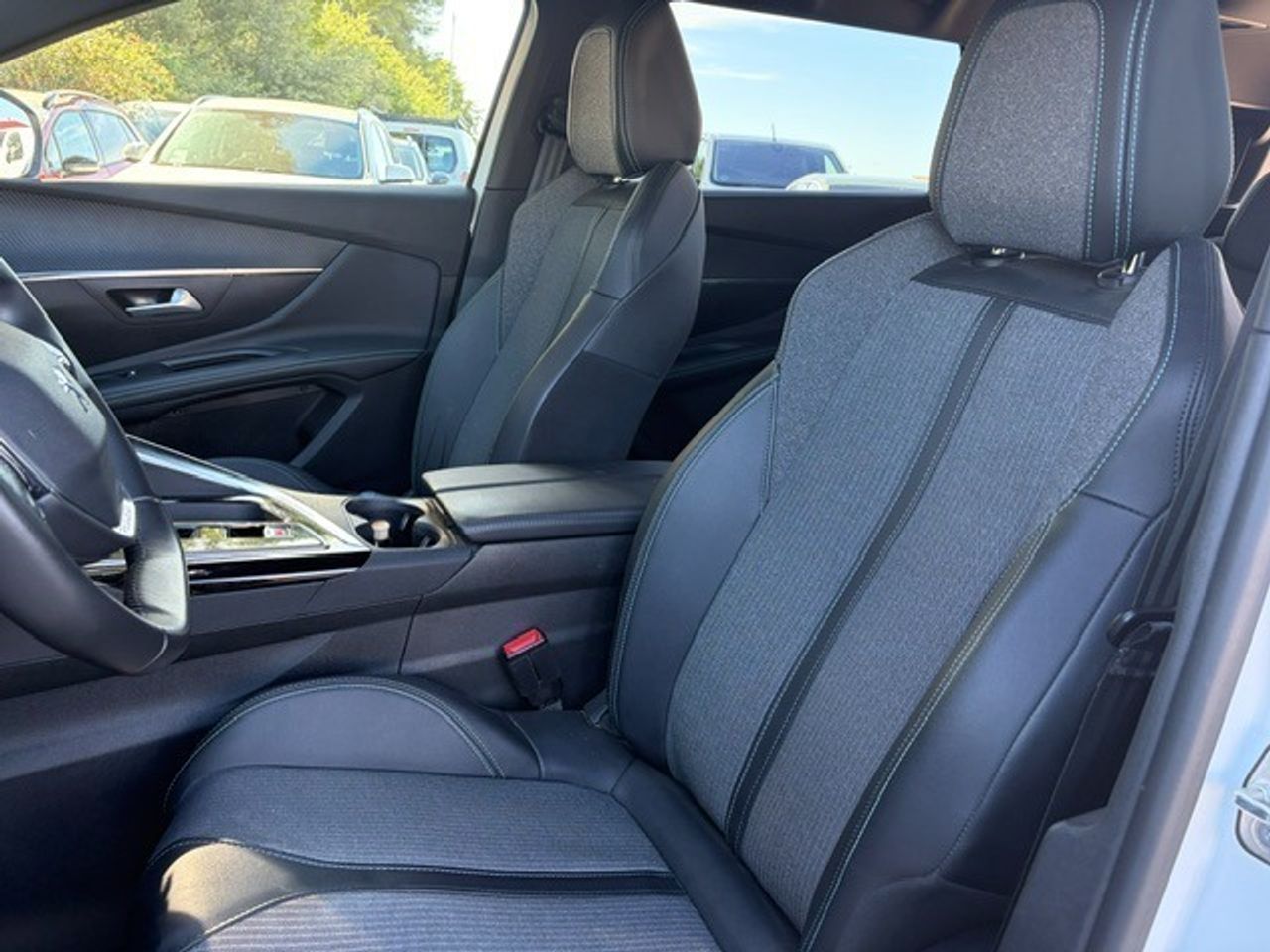 Peugeot 5008 1.5 Bluehdi 96kw S&s Allure Pack Eat8 - Foto 2