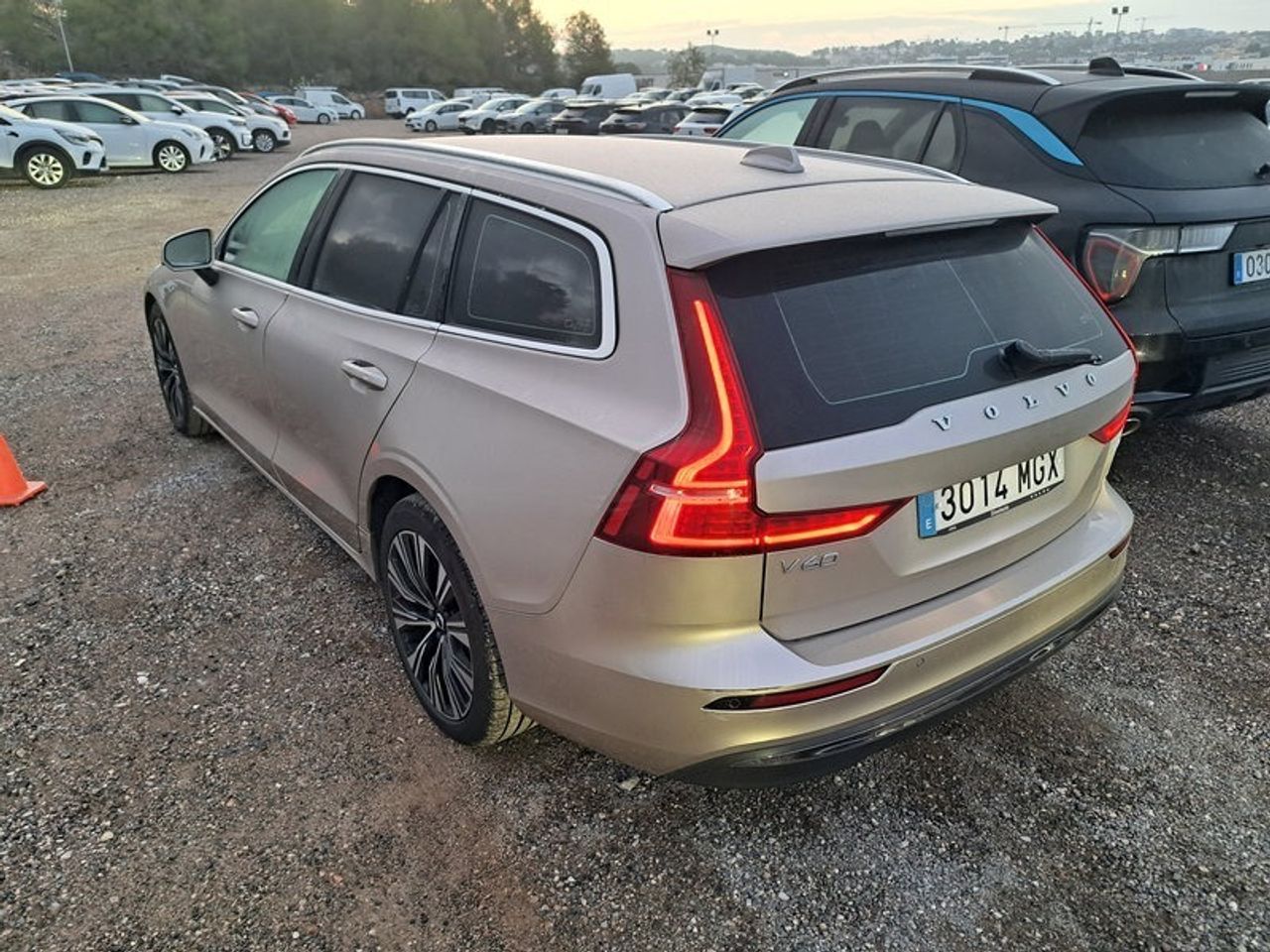 Volvo V60 2.0 B4 (d) Plus Dark Auto - Foto 2