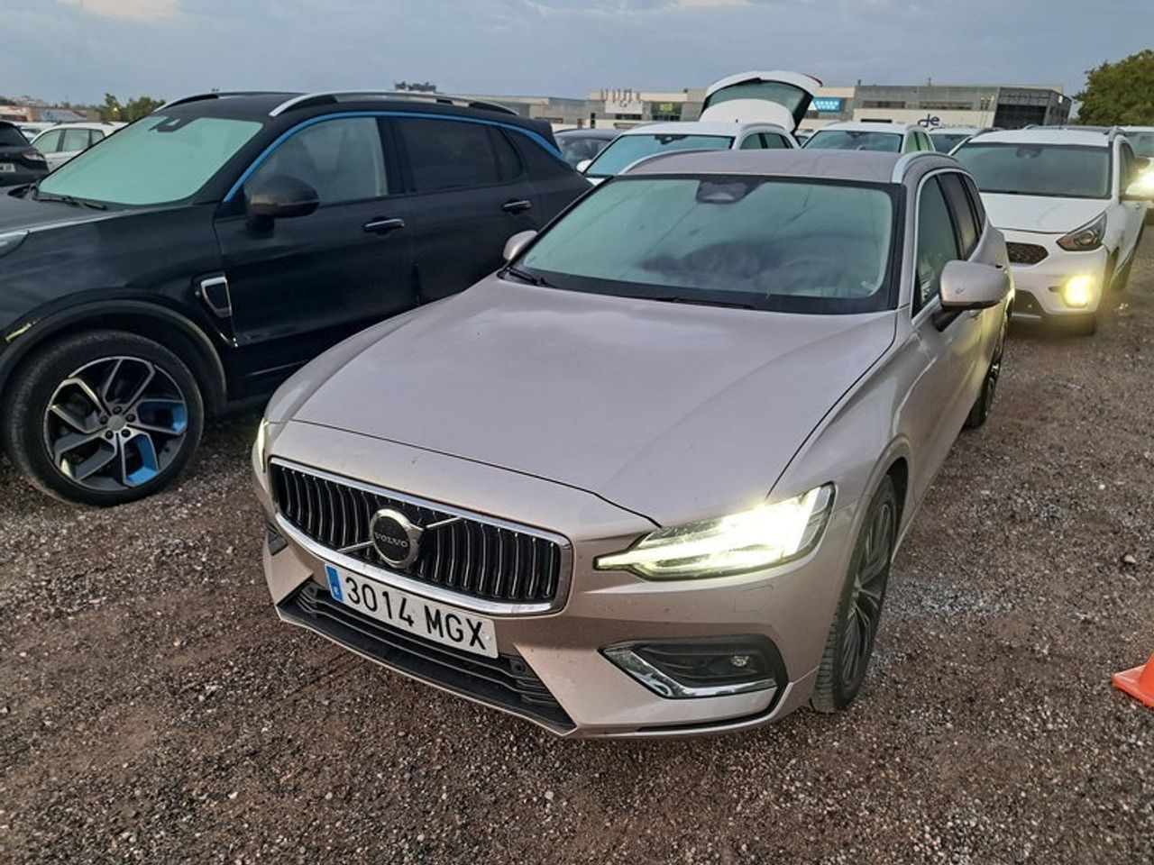 Volvo V60 2.0 B4 (d) Plus Dark Auto - Foto 2