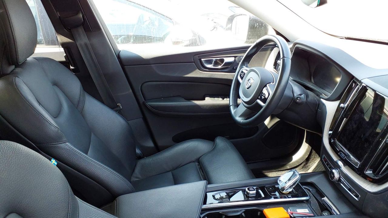 Volvo Xc60 2.0 T6 Awd Recharge Inscription Auto - Foto 2