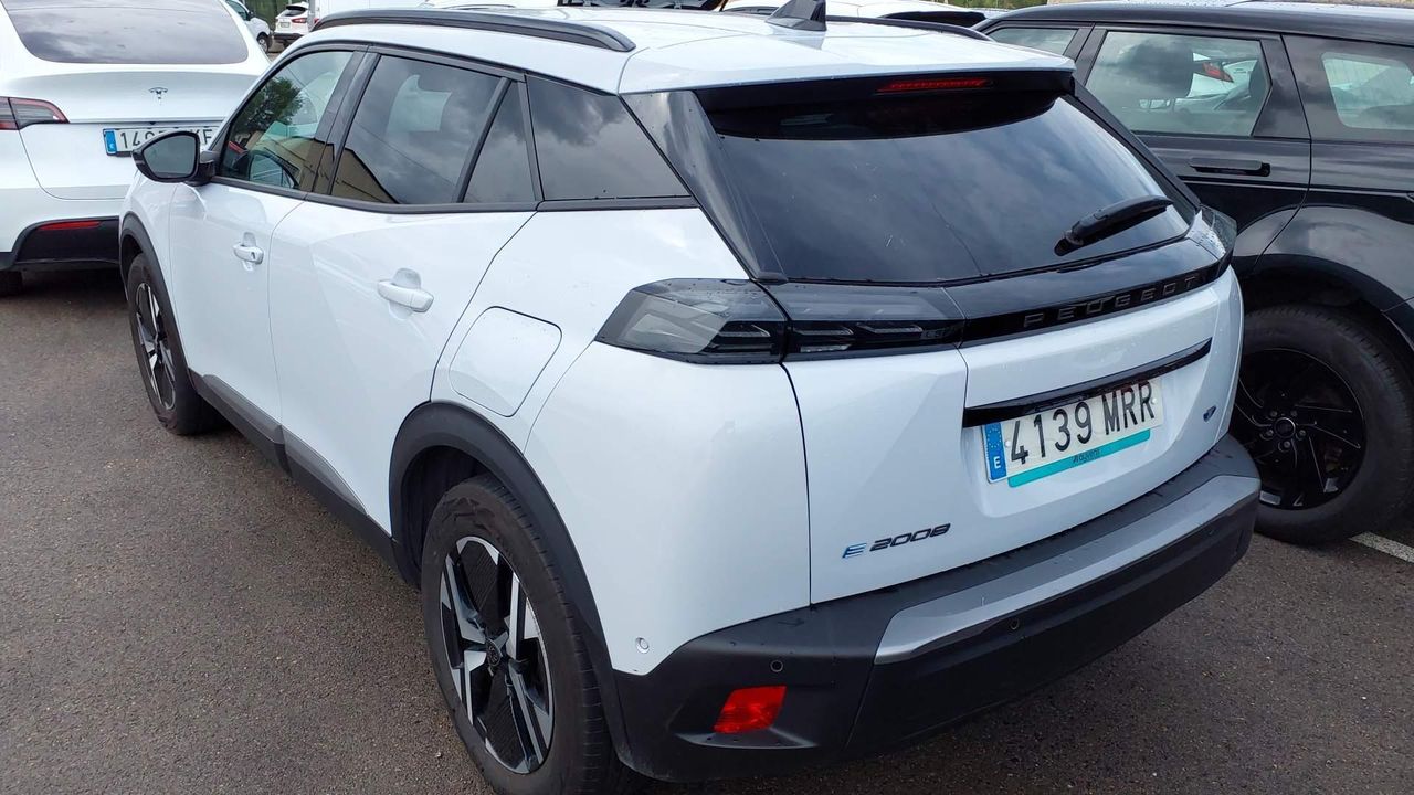 Peugeot 2008 Eléctrico Allure 136 (100kw) - Foto 2