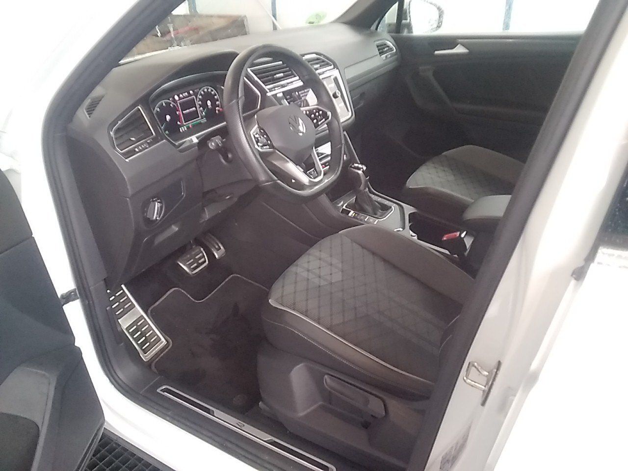 Volkswagen Tiguan R-line 2.0 Tdi 110kw (150cv) Dsg - Foto 2