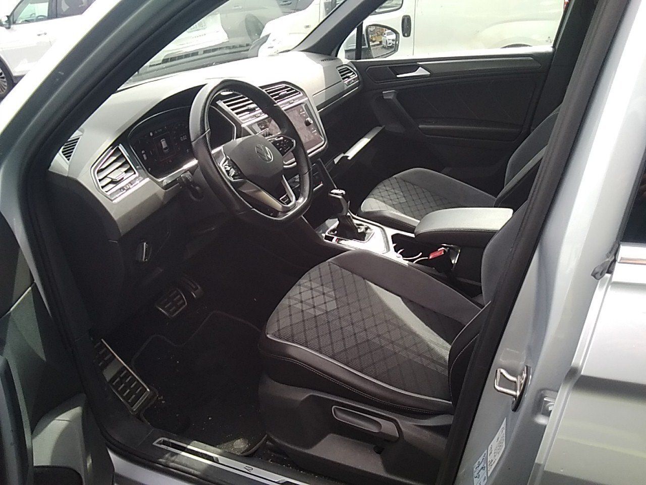 Volkswagen Tiguan R-line 2.0 Tdi 110kw (150cv) Dsg - Foto 2