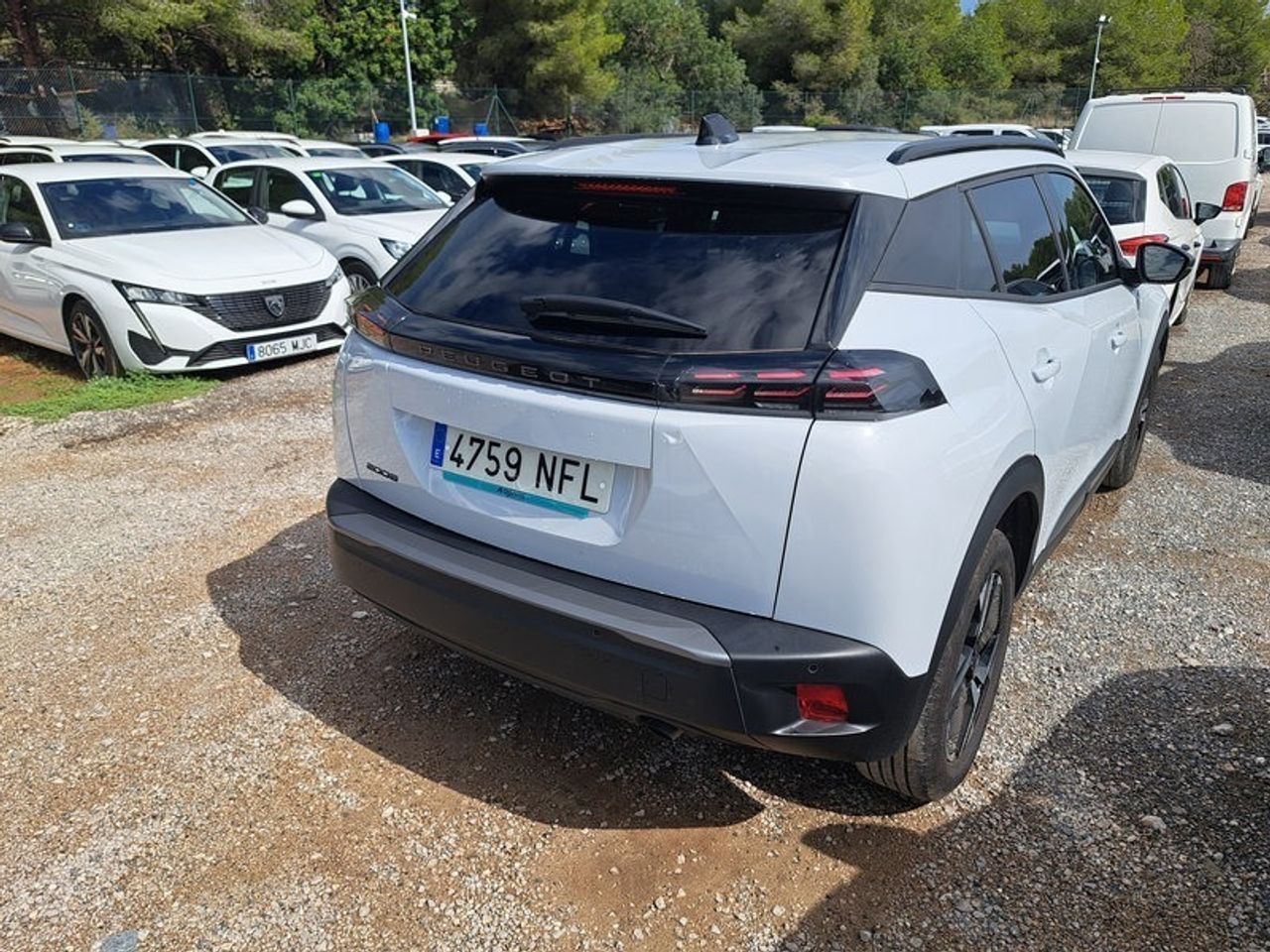 Peugeot 2008 Allure Puretech 100 S&s 6 Vel. Man - Foto 2