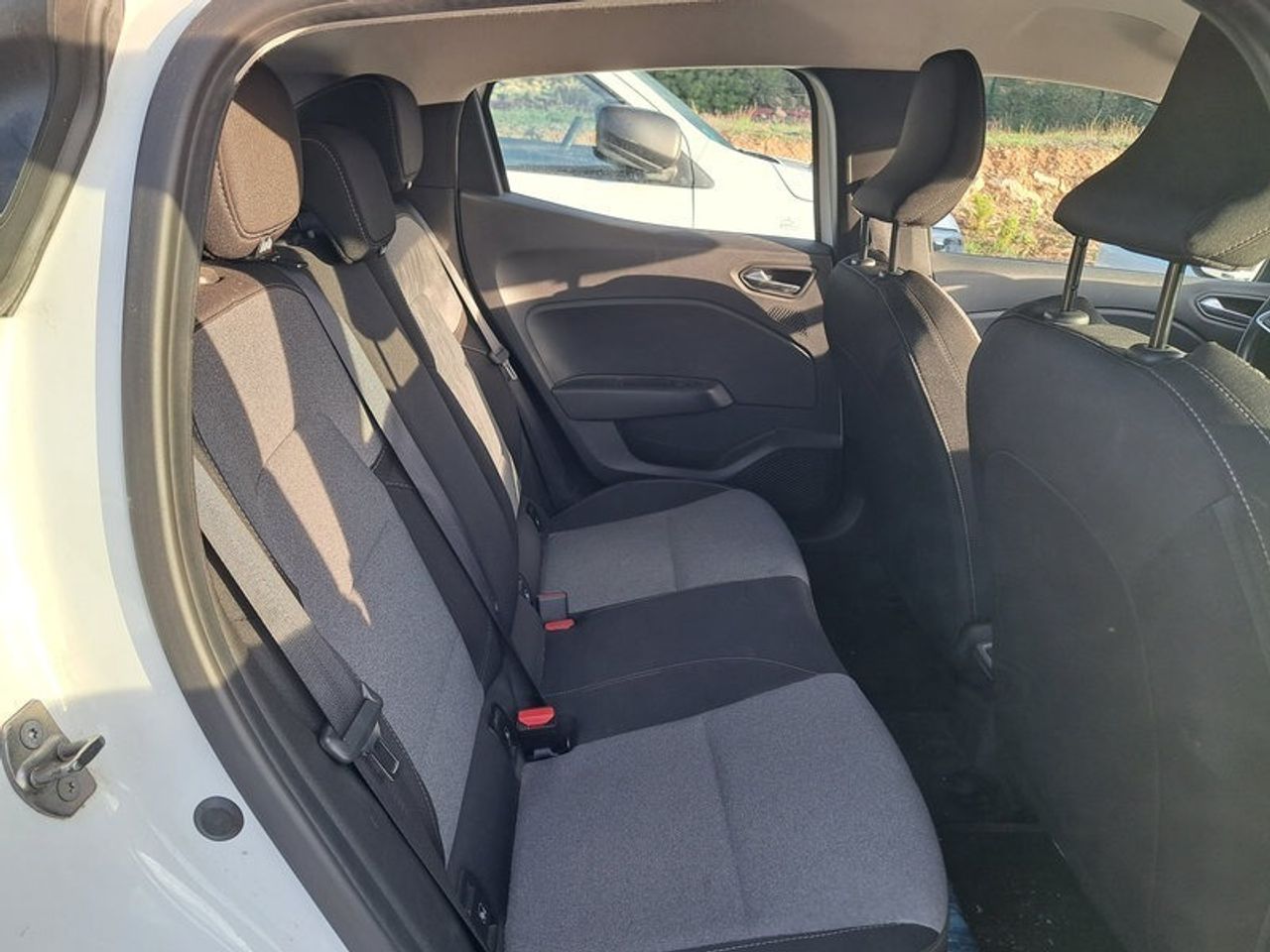 Renault Clio Evolution Dci 100 (74kw) - Foto 2