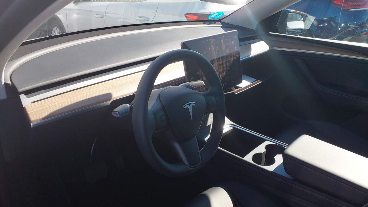 Tesla Model Y Tracción Trasera Rwd - Foto 2
