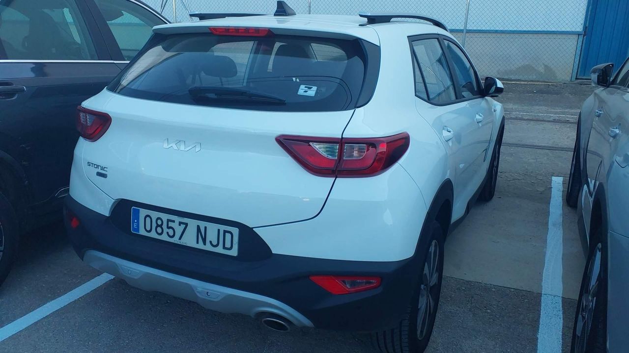 Kia Stonic 1.0 T-gdi 74kw (100cv) Mhev Mt Concept - Foto 2
